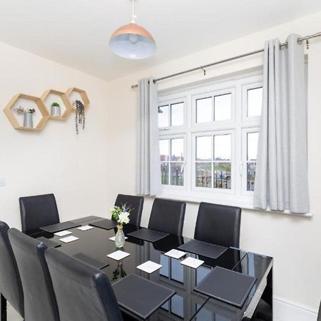 4 Bed 3 Bath - Kirkstall House By Alt-Stay Accommodation - Ideal For Contractors & Remote Workers - Long Stays Welcome Wakefield Buitenkant foto