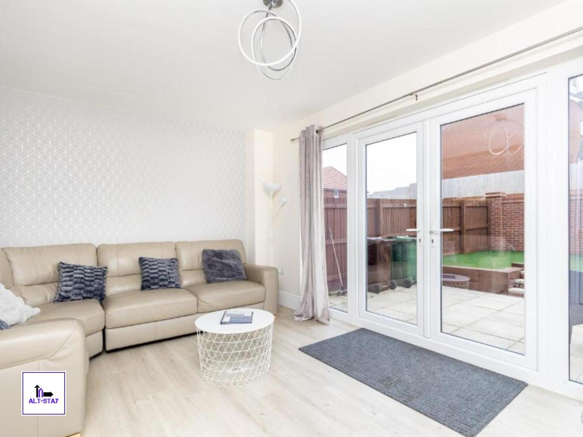 4 Bed 3 Bath - Kirkstall House By Alt-Stay Accommodation - Ideal For Contractors & Remote Workers - Long Stays Welcome Wakefield Buitenkant foto