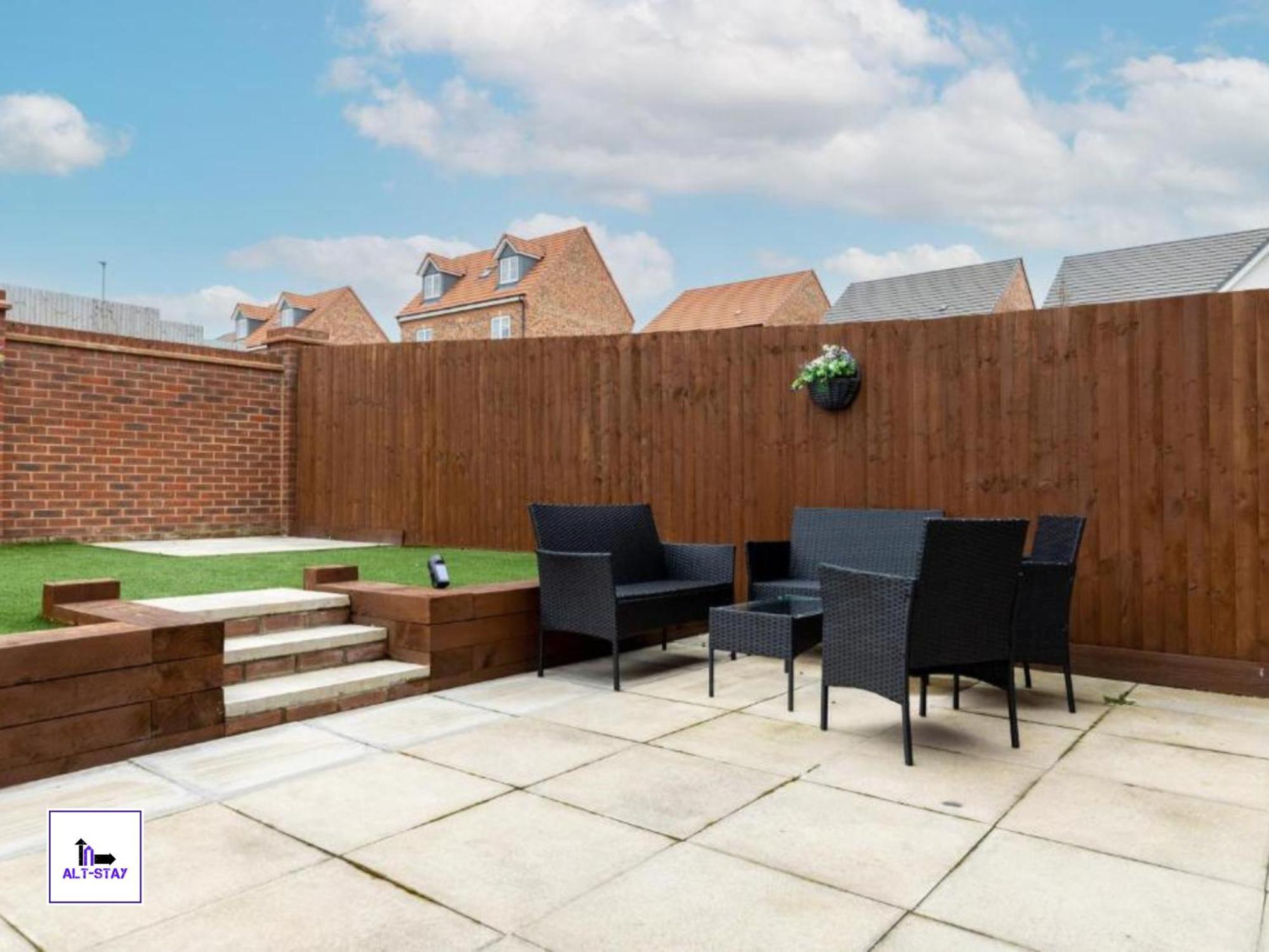 4 Bed 3 Bath - Kirkstall House By Alt-Stay Accommodation - Ideal For Contractors & Remote Workers - Long Stays Welcome Wakefield Buitenkant foto